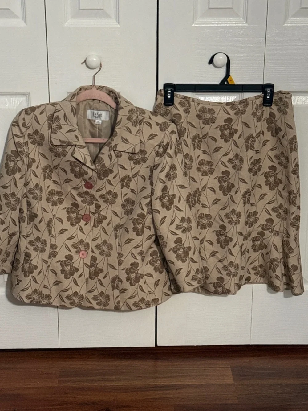 Le Suit Taupe Floral A-Line Skirt - Picture 1 of 9
